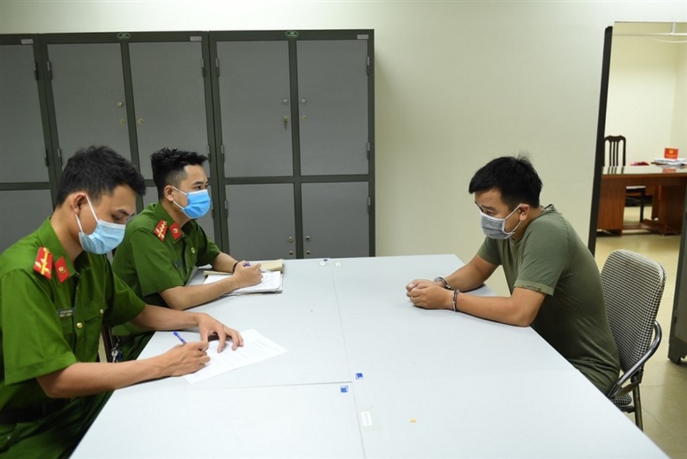 Triệt phá đường dây đánh bạc trên 1.500 tỷ đồng qua trang web bóng đá - 2 Triệt phá đường dây đánh bạc trên 1.500 tỷ đồng qua trang web bóng đá - 2