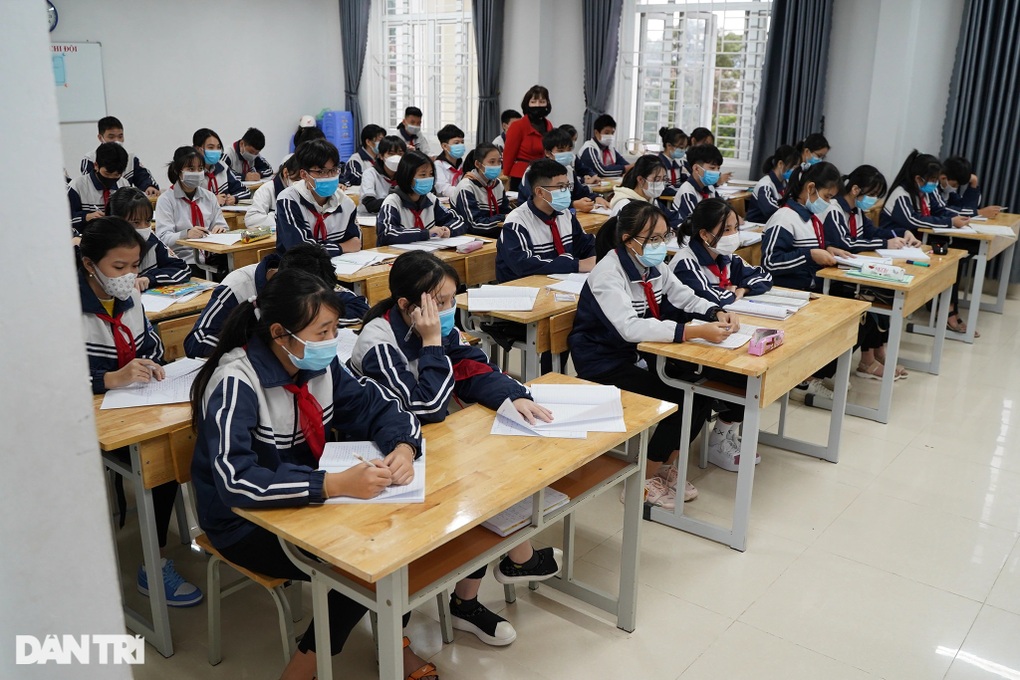Ca Covid-19 tăng, trường học đẩy lịch kiểm tra học kỳ 2 sớm hơn dự kiến - 1 Ca Covid-19 tăng, trường học đẩy lịch kiểm tra học kỳ 2 sớm hơn dự kiến - 1