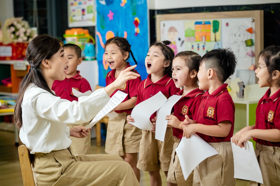 Mẹ và con - câu chuyện của 2 thế hệ trưởng thành tại VAS - 2 Mẹ và con - câu chuyện của 2 thế hệ trưởng thành tại VAS - 2
