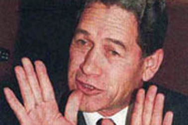 Cố đấm ăn xôi