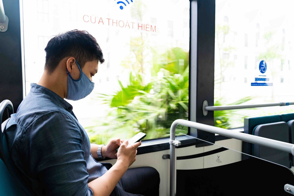 Háo hức khám phá xe buýt điện đầu tiên tại Việt Nam với những trải nghiệm cực chất - 3 Háo hức khám phá xe buýt điện đầu tiên tại Việt Nam với những trải nghiệm cực chất - 3