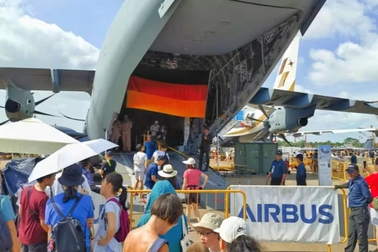 Airbus xin lỗi vụ du khách Trung Quốc bị cấm tham quan máy bay quân sự Đức