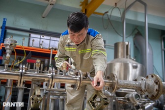 Dây chuyền tiền tỷ tê liệt vì cái đồng hồ nước: Lời giải bất ngờ của anh kỹ sư Việt