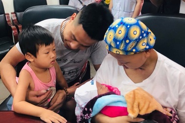 Hai mẹ con sản phụ ung thư giai đoạn cuối bình phục diệu kỳ