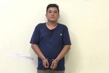 Bắt khẩn cấp người lái xe máy khiến CSGT chới với ở TPHCM