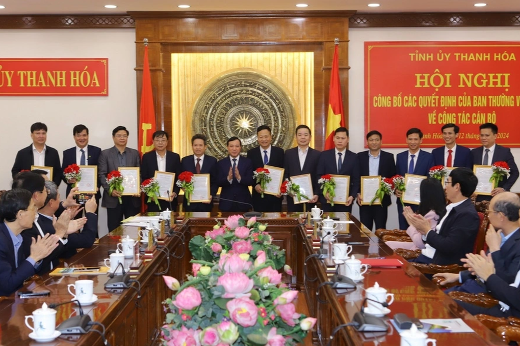 Thanh Hóa điều động, luân chuyển hàng loạt cán bộ - 1 Thanh Hóa điều động, luân chuyển hàng loạt cán bộ - 1