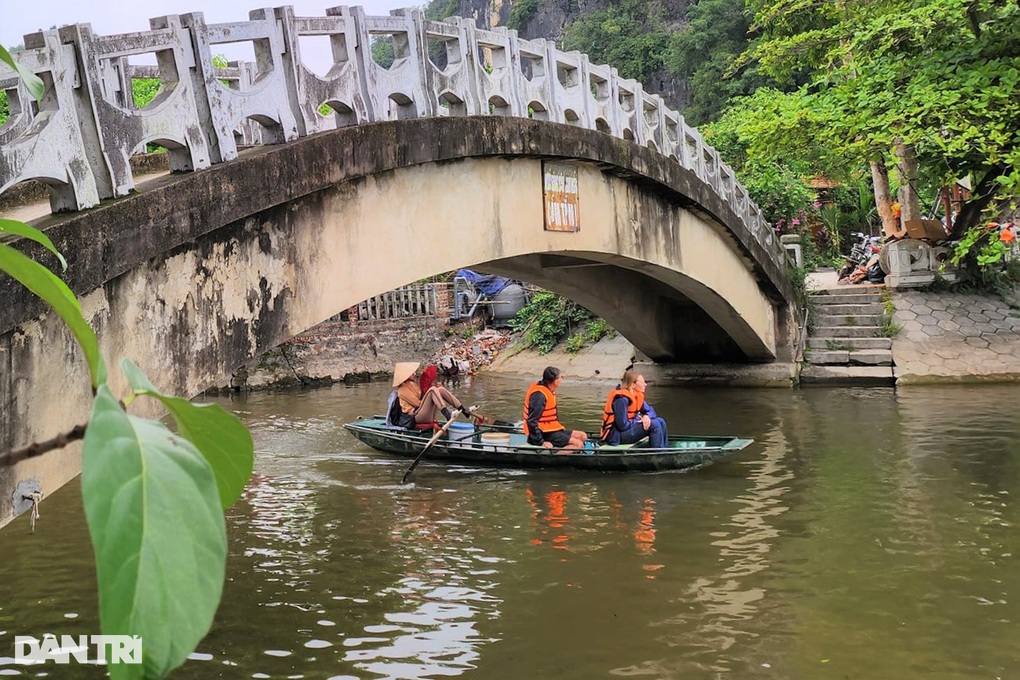 600 lái đò không hợp đồng lao động: Vướng mắc hàng chục năm! - 2 600 lái đò không hợp đồng lao động: Vướng mắc hàng chục năm! - 2