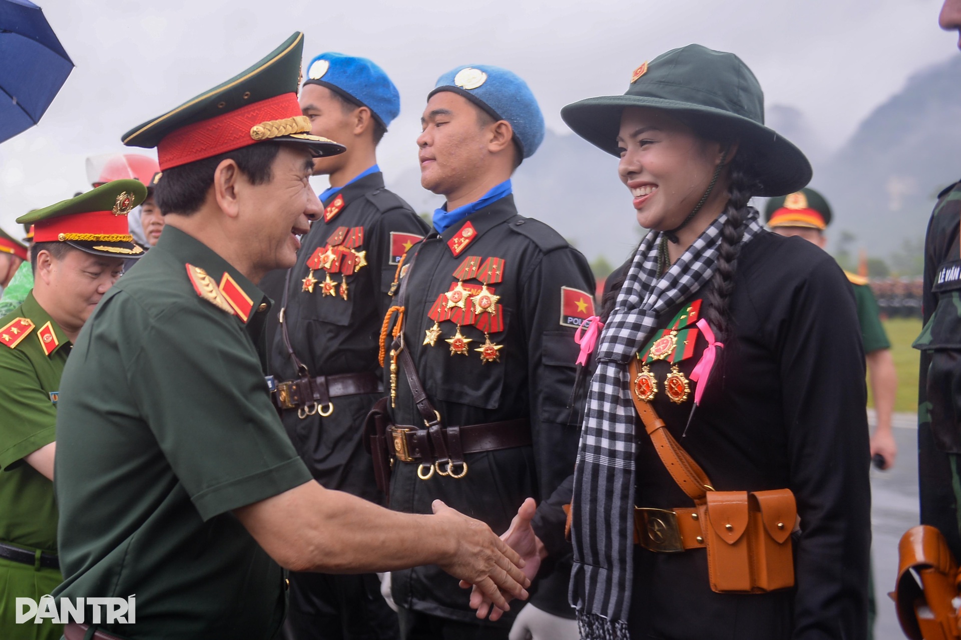 Đại tướng Phan Văn Giang kiểm tra, động viên các khối tham gia diễu binh - 11 Đại tướng Phan Văn Giang kiểm tra, động viên các khối tham gia diễu binh - 11