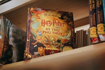 Sách tranh màu Harry Potter phát hành bản Việt cùng ngày với bản quốc tế