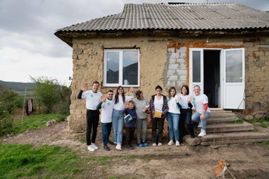 UNIQLO Việt Nam trao tặng 10.000 trang phục, giá trị gần 3 tỷ đồng trong mùa đông