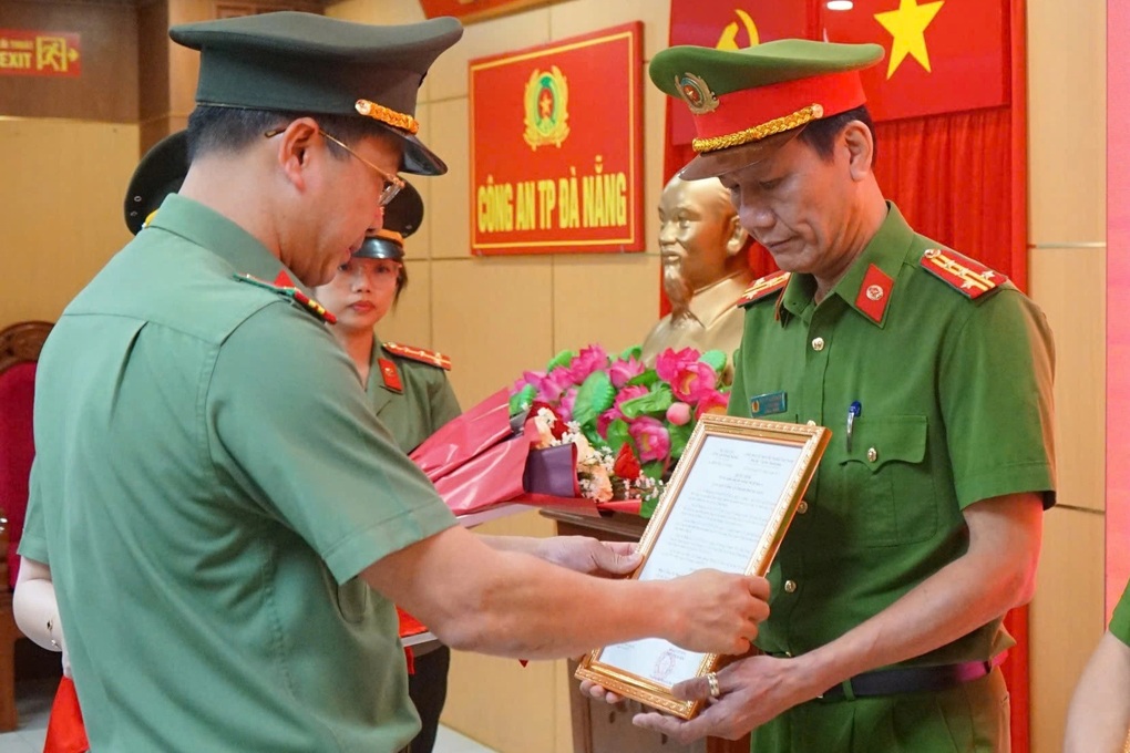 Thêm 3 lãnh đạo Công an thành phố Đà Nẵng nghỉ hưu trước tuổi