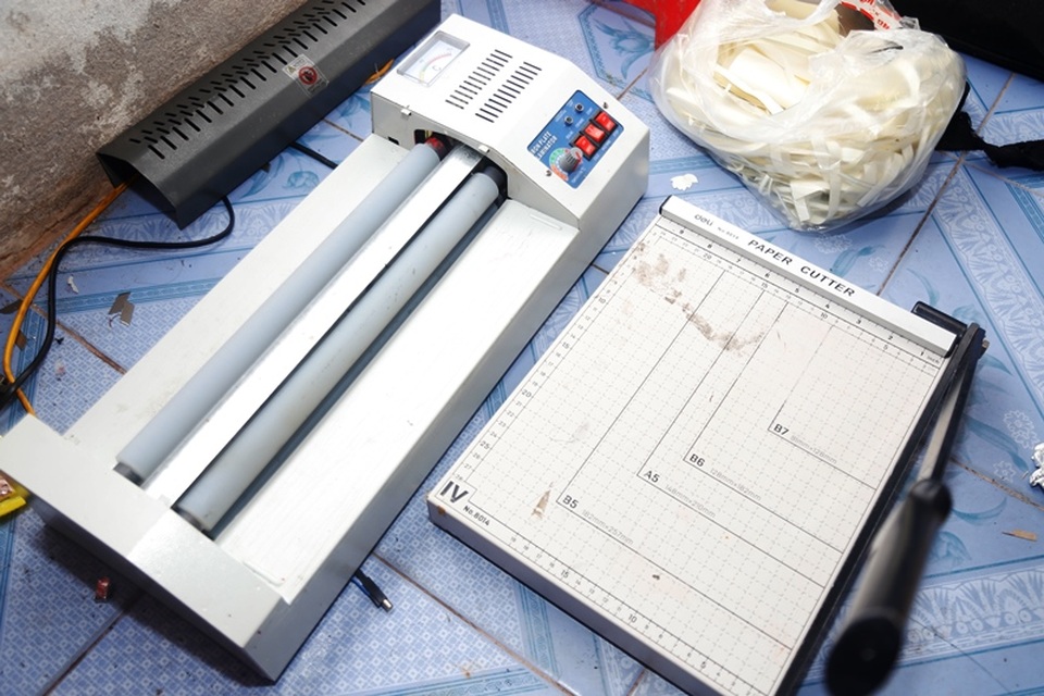 Triệt phá đường dây sản xuất, tiêu thụ gần 1 tỷ đồng tiền giả - 3 Triệt phá đường dây sản xuất, tiêu thụ gần 1 tỷ đồng tiền giả - 3