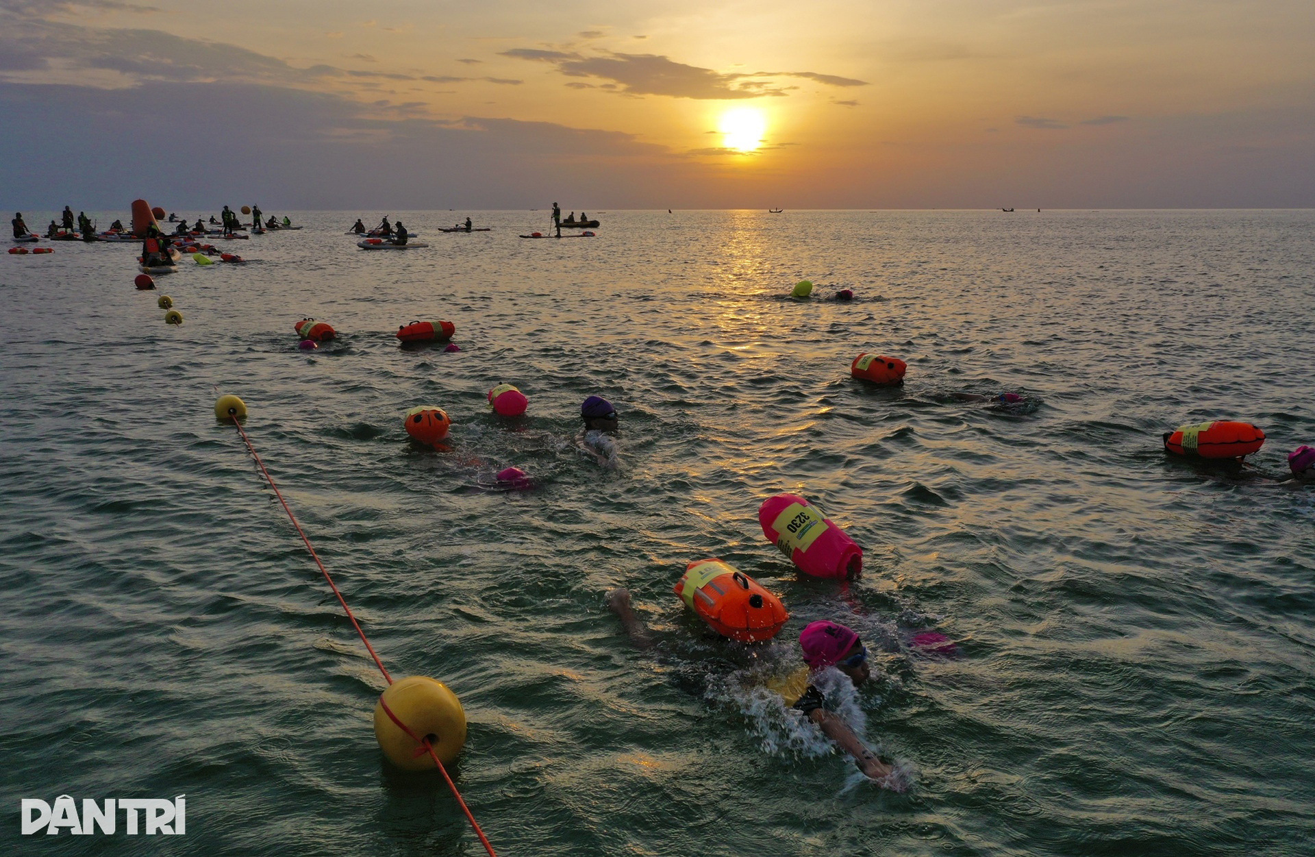 Các VĐV nhí bùng nổ trên đường bơi, chạy mở màn Aqua Warriors Quảng Trị - 8