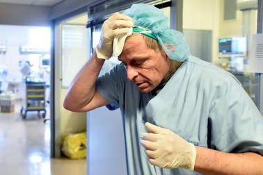 125 bác sĩ tử vong, gần 17.000 nhân viên y tế mắc Covid-19 tại Italia