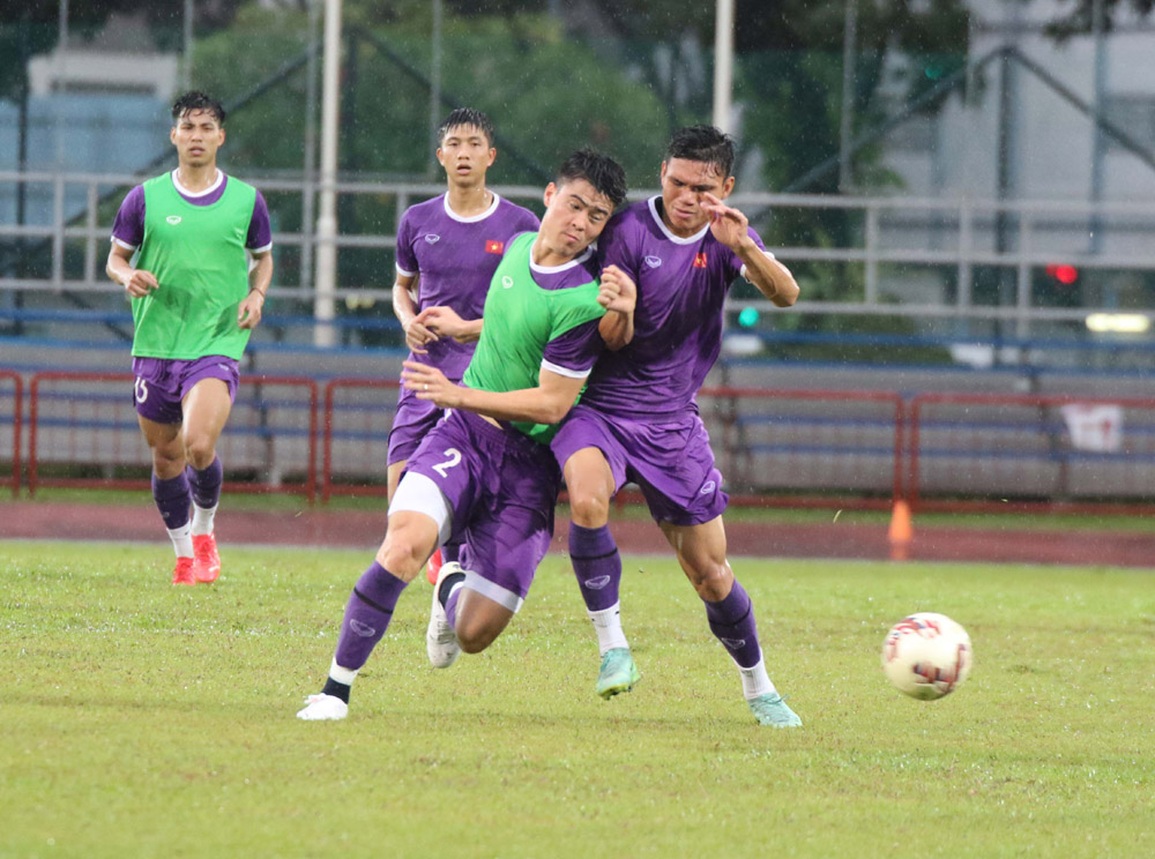 Đội tuyển Việt Nam tắm mưa rèn tuyệt chiêu đấu Malaysia - 10 Đội tuyển Việt Nam tắm mưa rèn tuyệt chiêu đấu Malaysia - 10