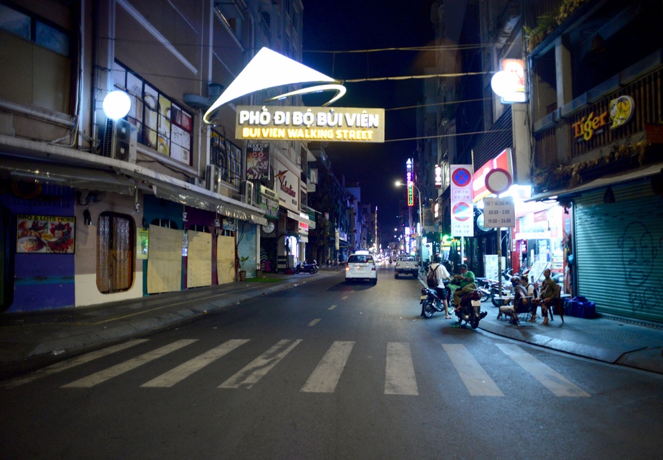 Phố Bùi Viện ế ẩm copy.jpg Phố Bùi Viện ế ẩm copy.jpg