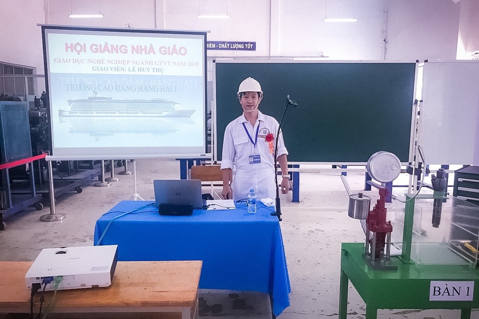 Gặp giảng viên 8X ngành khai thác máy tàu nhiều năm đạt thành tích xuất sắc - 3 Gặp giảng viên 8X ngành khai thác máy tàu nhiều năm đạt thành tích xuất sắc - 3