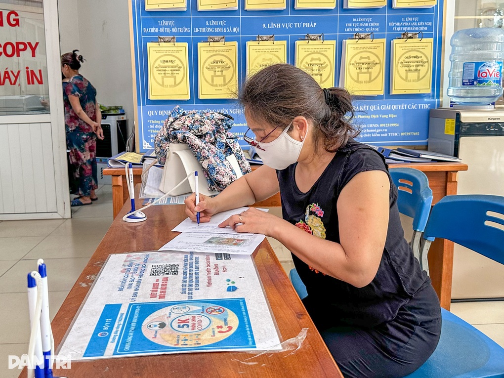 Nghỉ lễ 30/4, nữ cán bộ phường giật mình với cuộc điện thoại lúc nửa đêm - 4 Nghỉ lễ 30/4, nữ cán bộ phường giật mình với cuộc điện thoại lúc nửa đêm - 4