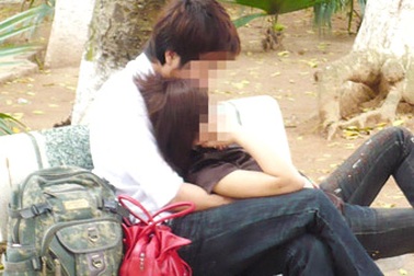 Lời ru buồn của những bà mẹ sớm bỏ giảng đường