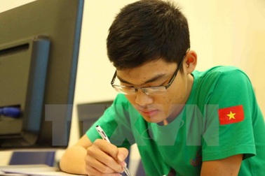 Con trai thợ sửa khóa dạo lập cú đúp HCV Olympic Toán quốc tế