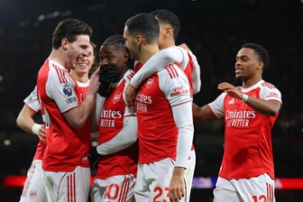 Eze lập hat-trick giúp Arsenal vùi dập Tottenham