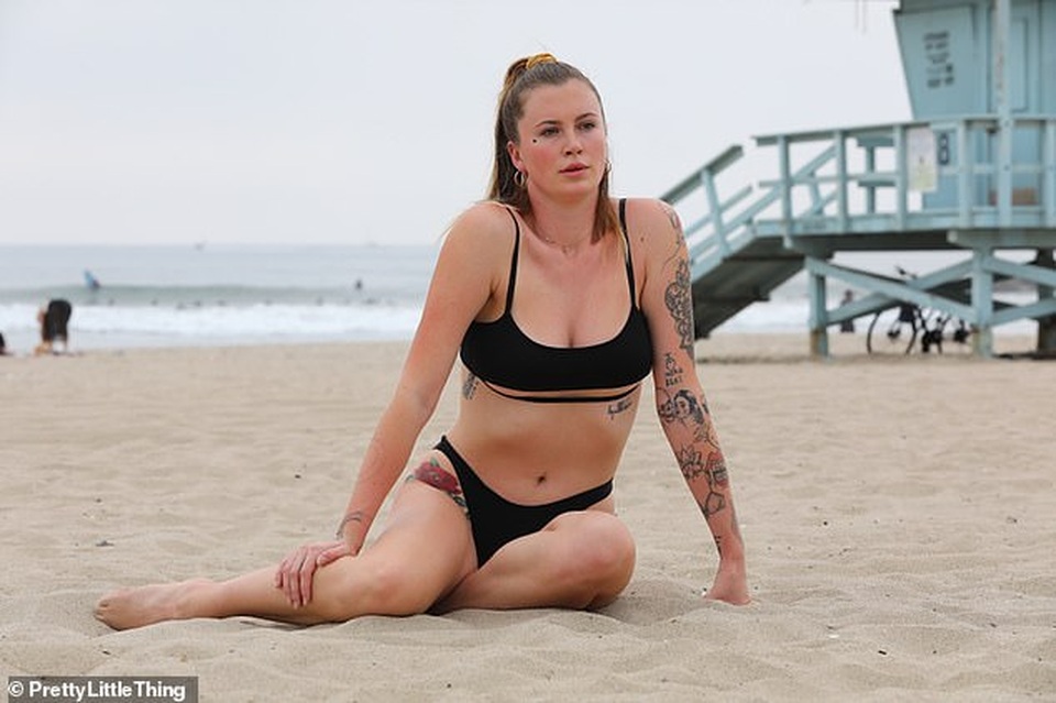 Ireland Baldwin diện áo tắm quyến rũ - 1 Ireland Baldwin diện áo tắm quyến rũ - 1