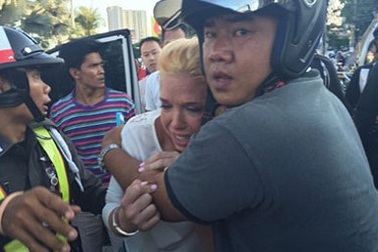 Cảnh sát Thái Lan nổ súng bắt giữ xe nữ du khách Mỹ