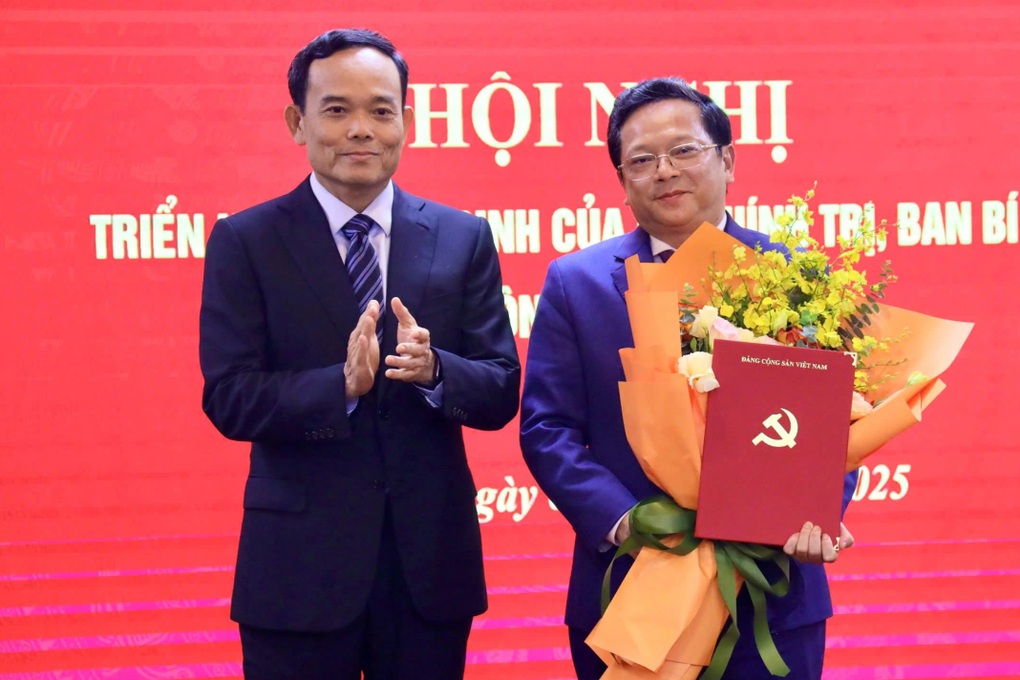 Điều động 2 Bí thư, Phó Bí thư tỉnh làm Phó ban Chính sách, Chiến lược T.Ư - 2