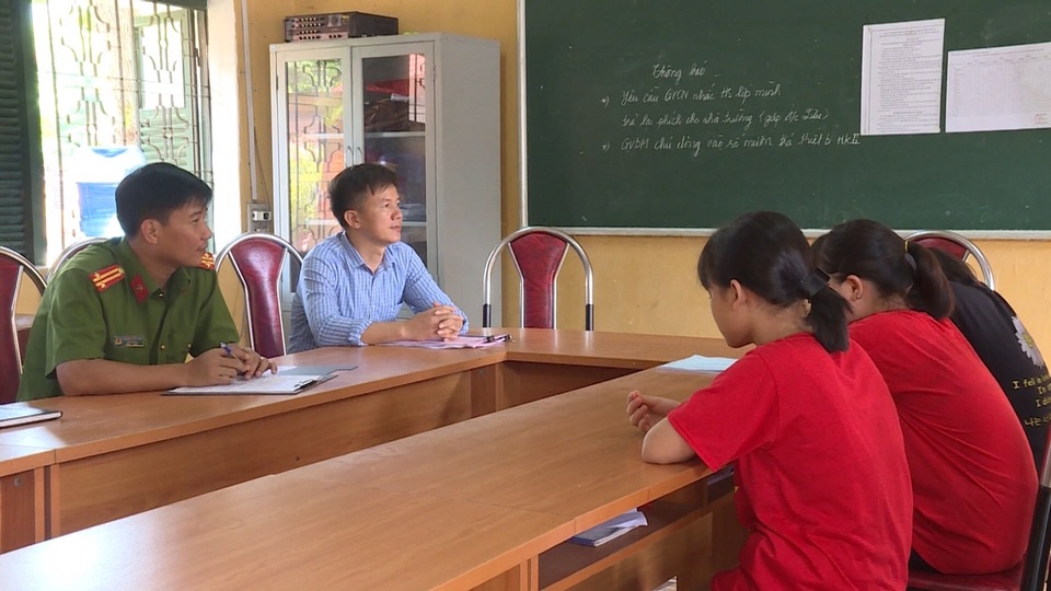 Giải cứu 3 nữ sinh Phú Thọ bị người phụ nữ lạ lừa xuống Hải Phòng - 1 Giải cứu 3 nữ sinh Phú Thọ bị người phụ nữ lạ lừa xuống Hải Phòng - 1