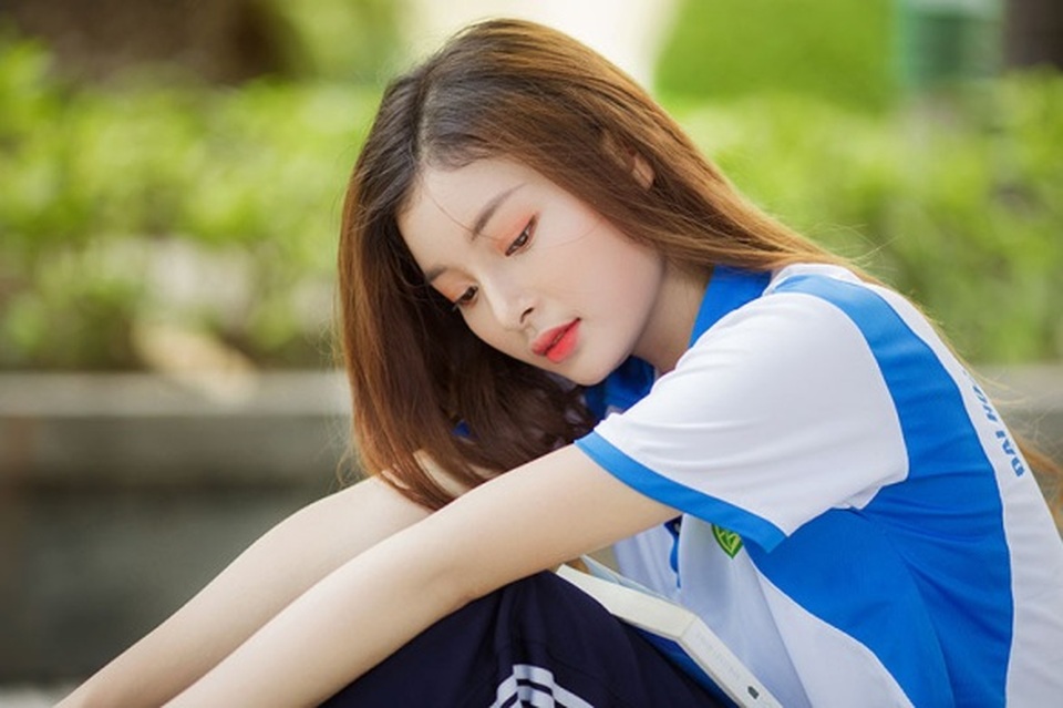 Á khôi Tài sắc Việt Nam đẹp rạng ngời trong bộ đồng phục giản dị - 10