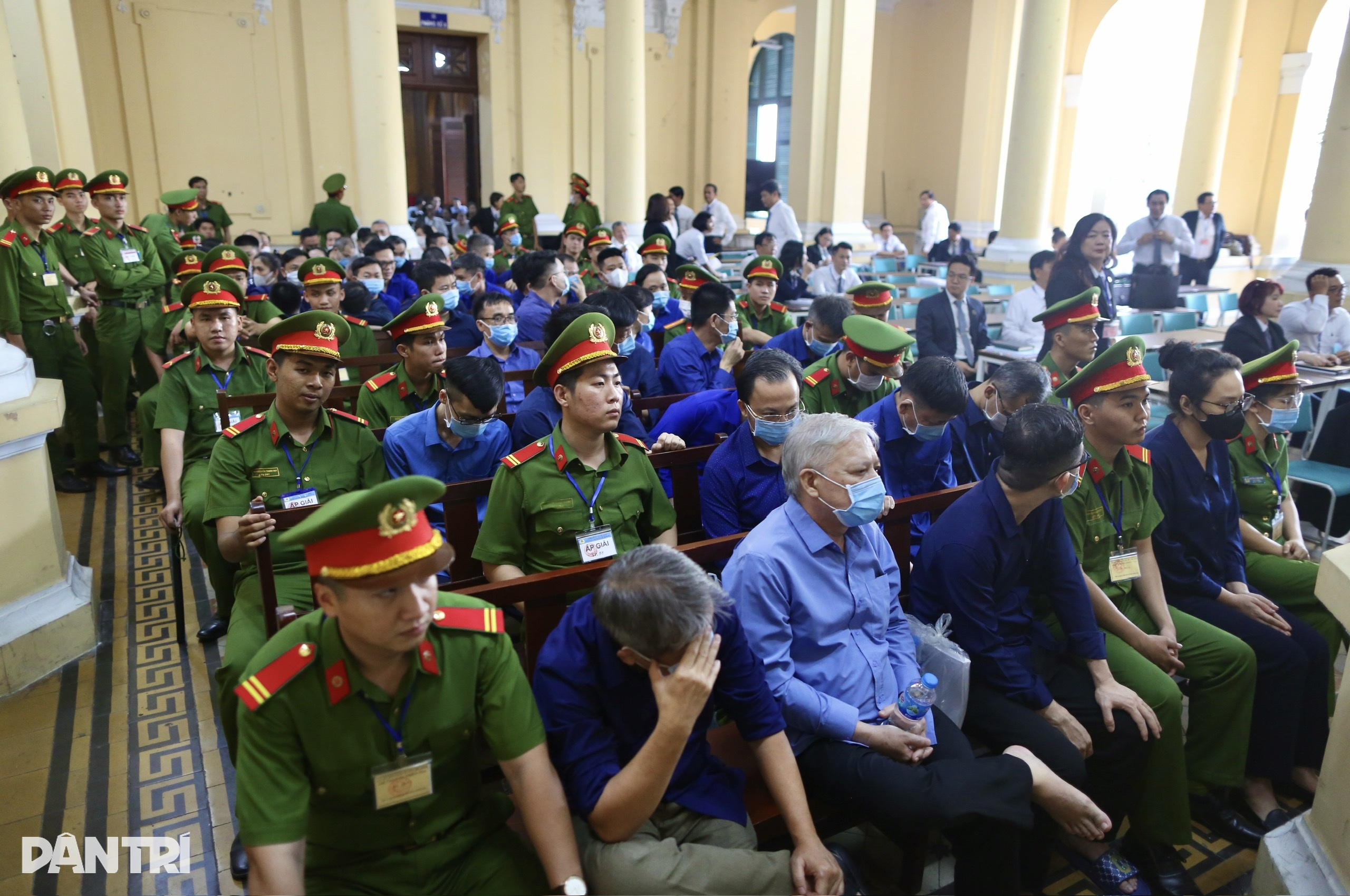 Trương Mỹ Lan vừa là bị cáo, vừa tư cách bị hại - 3 Trương Mỹ Lan vừa là bị cáo, vừa tư cách bị hại - 3