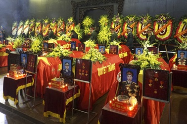 Nghiêng mình tiễn đưa 18 chiến sĩ hy sinh