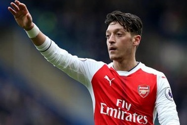 Arsenal nguy cơ mất Mesut Ozil trong “đại chiến” với Chelsea