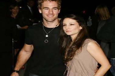 Sao phim “Ngã rẽ cuộc đời” bỏ vợ