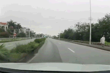 Đi ngược chiều như chỗ không người giữa thủ đô