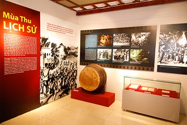Triển lãm “Cách mạng Tháng Tám - Mốc son lịch sử”