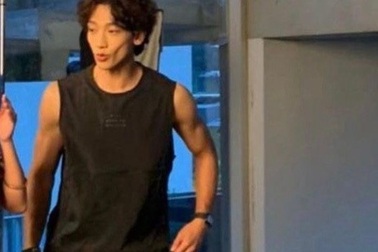 Bi Rain sút cân, lộ gương mặt hốc hác như người bị ốm