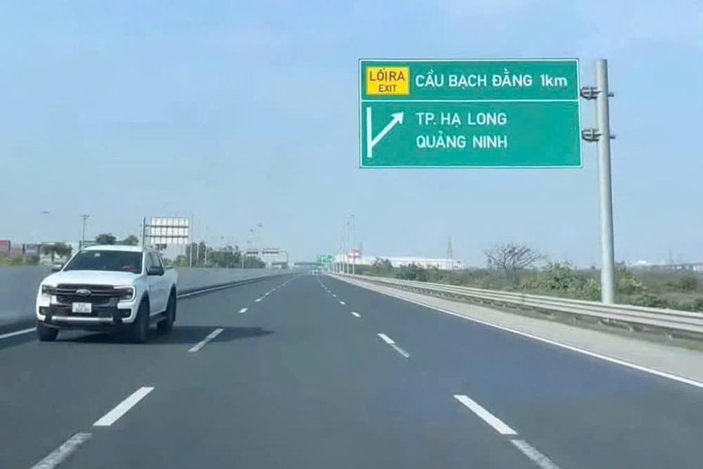 Lái xe ngược chiều cao tốc, nữ tài xế bị phạt tiền và trừ 10 điểm bằng lái - 1 Lái xe ngược chiều cao tốc, nữ tài xế bị phạt tiền và trừ 10 điểm bằng lái - 1