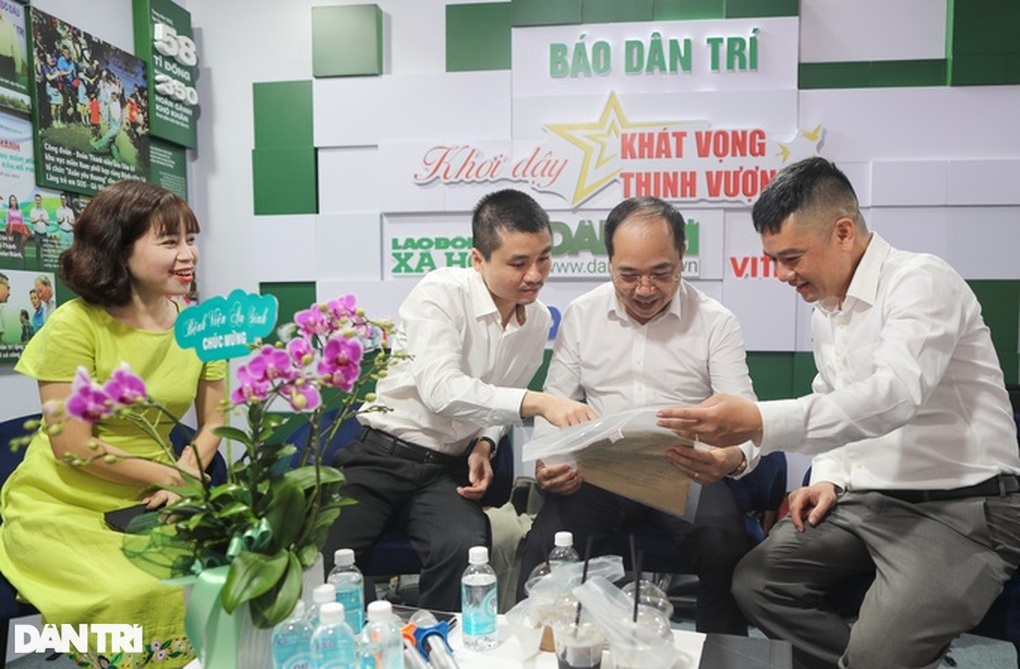 Tiếng trống khai mạc Hội Báo toàn quốc 2024 vang lên trên đại lộ Lê Lợi - 4 Tiếng trống khai mạc Hội Báo toàn quốc 2024 vang lên trên đại lộ Lê Lợi - 4