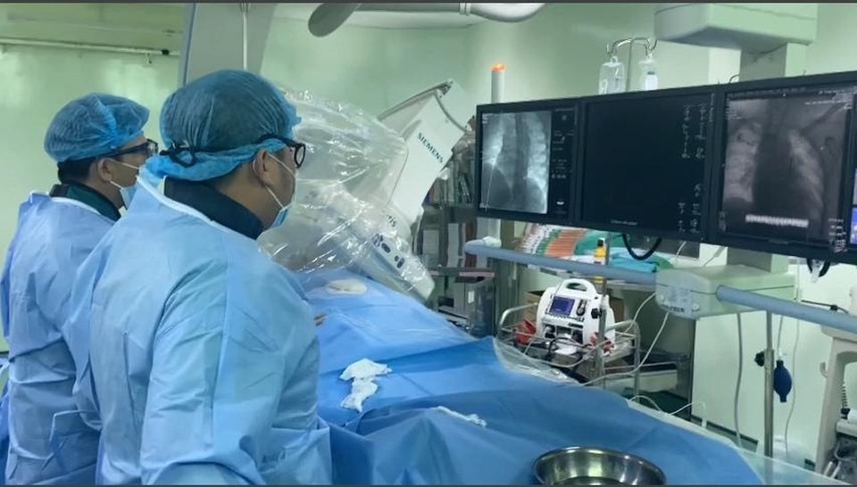 3 ngày, liên tiếp 10 bệnh nhân nhồi máu cơ tim nhập viện cấp cứu - 1 3 ngày, liên tiếp 10 bệnh nhân nhồi máu cơ tim nhập viện cấp cứu - 1