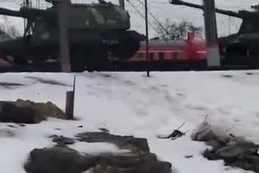 Xe quân sự Nga xuất hiện ở ngoại ô Belgorod