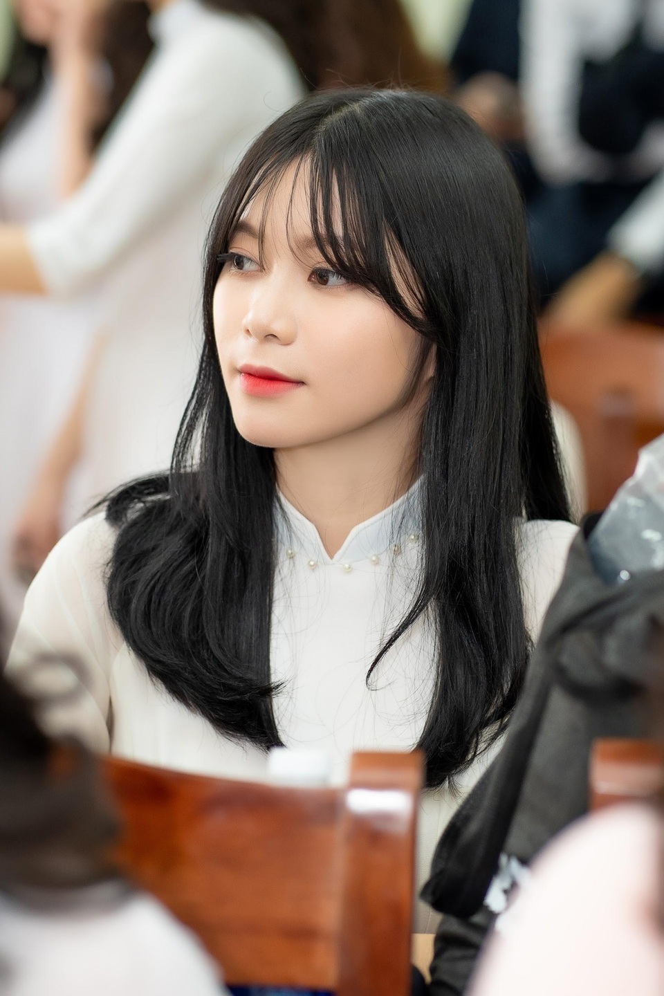 Nữ sinh năm cuối Học viện Tòa án gây sốt với hình ảnh xinh đẹp - 8