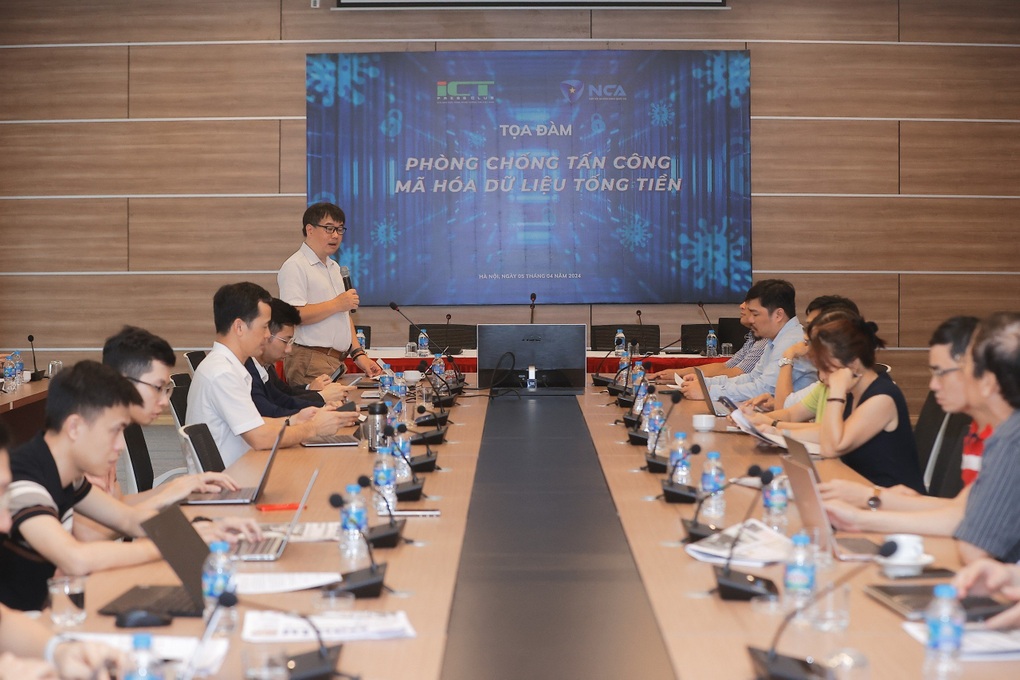 Điểm tuần: Độ Mixi, Quang Linh Vlogs mất kênh Youtube; PVOIL bị hack - 3 Điểm tuần: Độ Mixi, Quang Linh Vlogs mất kênh Youtube; PVOIL bị hack - 3