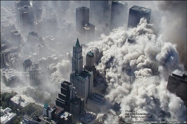 11/9: Video khi tòa Tháp đôi sụp đổ