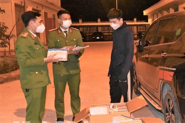 Nam thanh niên Hà Nội mua bán 800 hộp thuốc chữa Covid-19 lậu