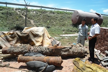 Phát hiện hai khẩu súng thần công dưới đáy sông Lam