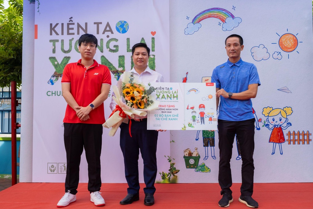 Tái sinh rác thải nhựa, cùng 10.000 học sinh ươm mầm xanh cho hành tinh - 1 Tái sinh rác thải nhựa, cùng 10.000 học sinh ươm mầm xanh cho hành tinh - 1