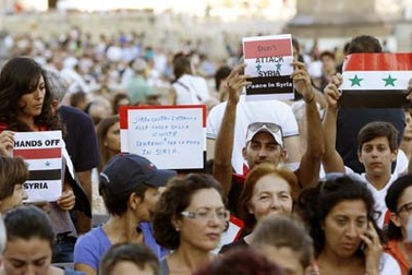 Hơn 100.000 người tuần hành phản đối tấn công Syria