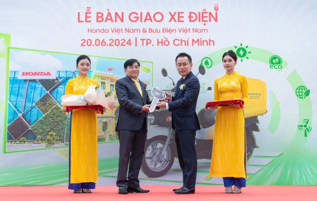 Honda Việt Nam và Bưu điện Việt Nam hợp tác sử dụng xe điện giao hàng - 1 Honda Việt Nam và Bưu điện Việt Nam hợp tác sử dụng xe điện giao hàng - 1