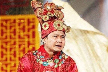 "Táo" Tự Long: "Tôi bị bố đánh phồng rộp người, từ gáy đến chân"